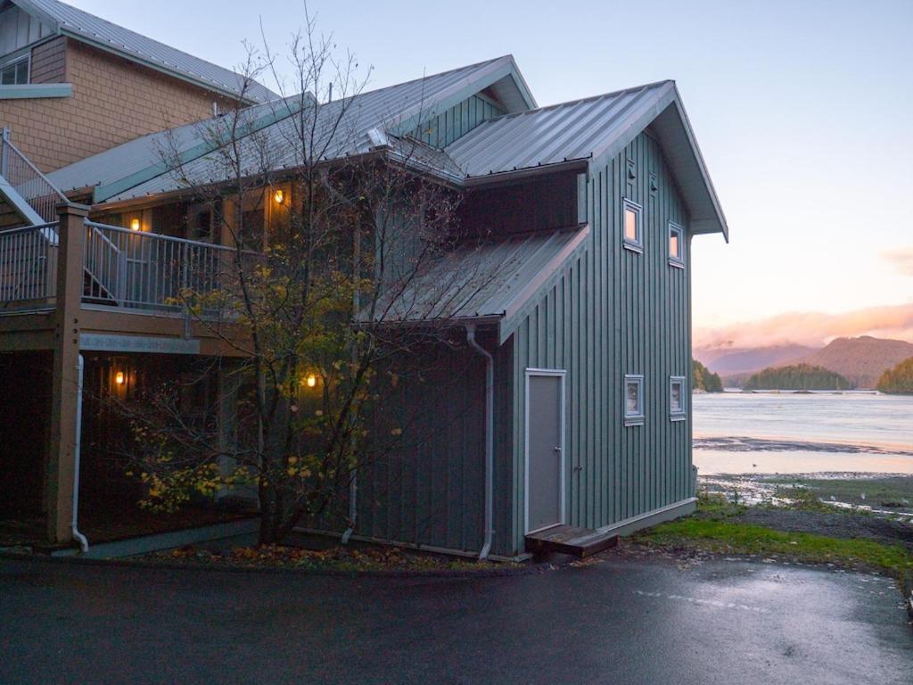 Waterfront View Of The Inlet, Short Walk To Town Apartment Tofino Ngoại thất bức ảnh