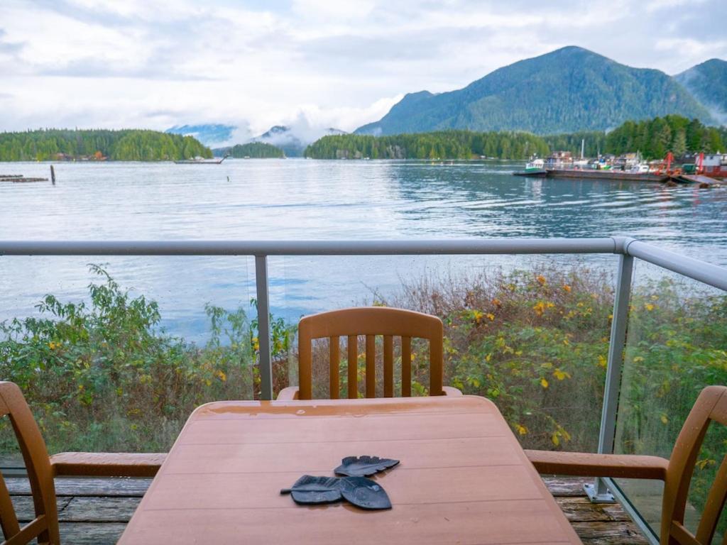 Waterfront View Of The Inlet, Short Walk To Town Apartment Tofino Ngoại thất bức ảnh