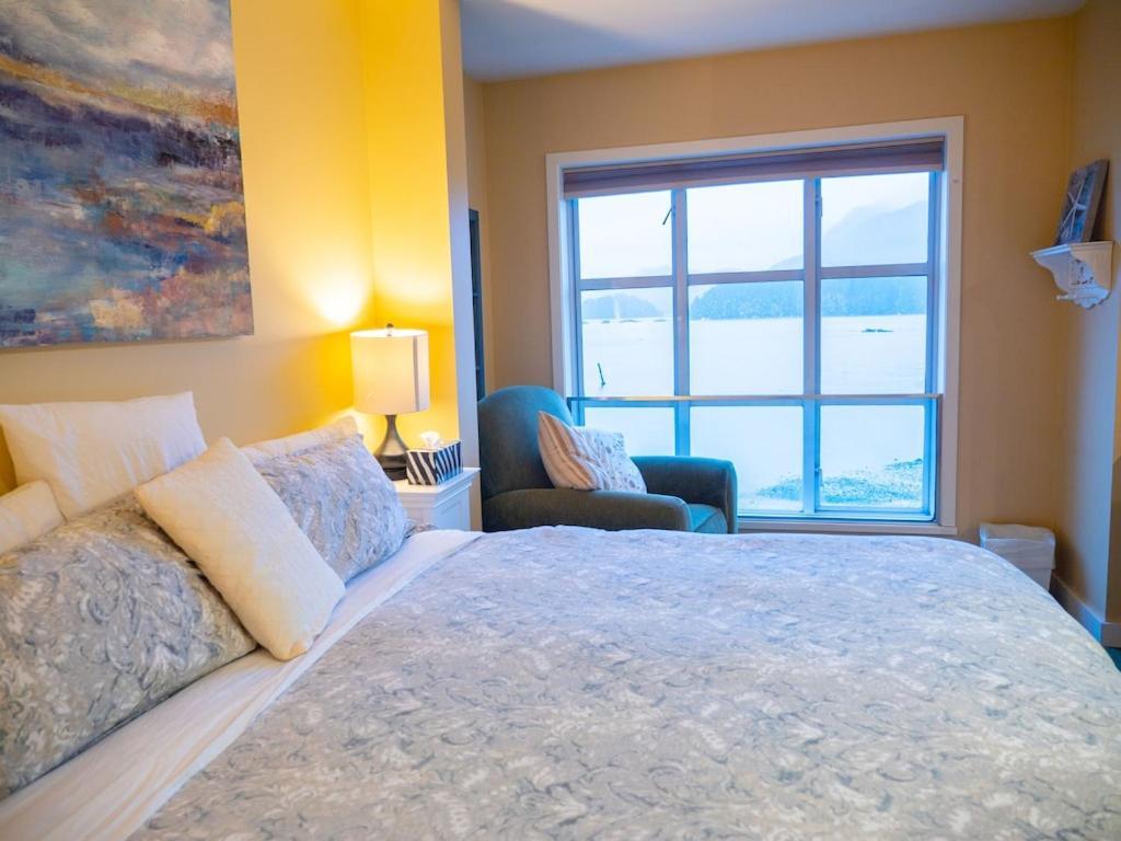 Waterfront View Of The Inlet, Short Walk To Town Apartment Tofino Ngoại thất bức ảnh