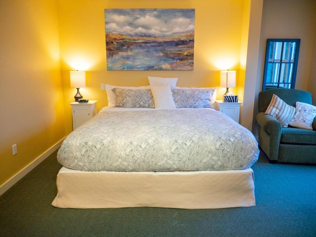 Waterfront View Of The Inlet, Short Walk To Town Apartment Tofino Ngoại thất bức ảnh
